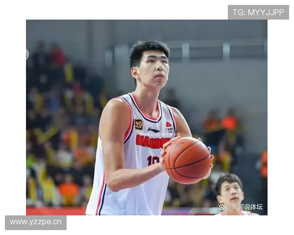 赵继伟家的冰箱里塞满了蛋白粉，连饮料都喝零卡的