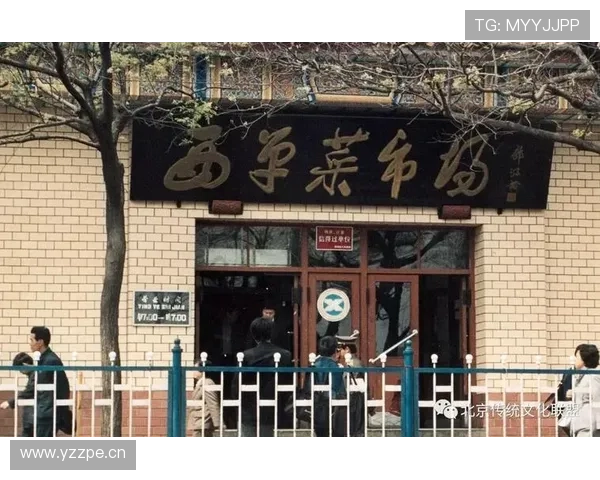 刚看到练俊杰开着跑车去菜市场，排队的大妈表情太值得